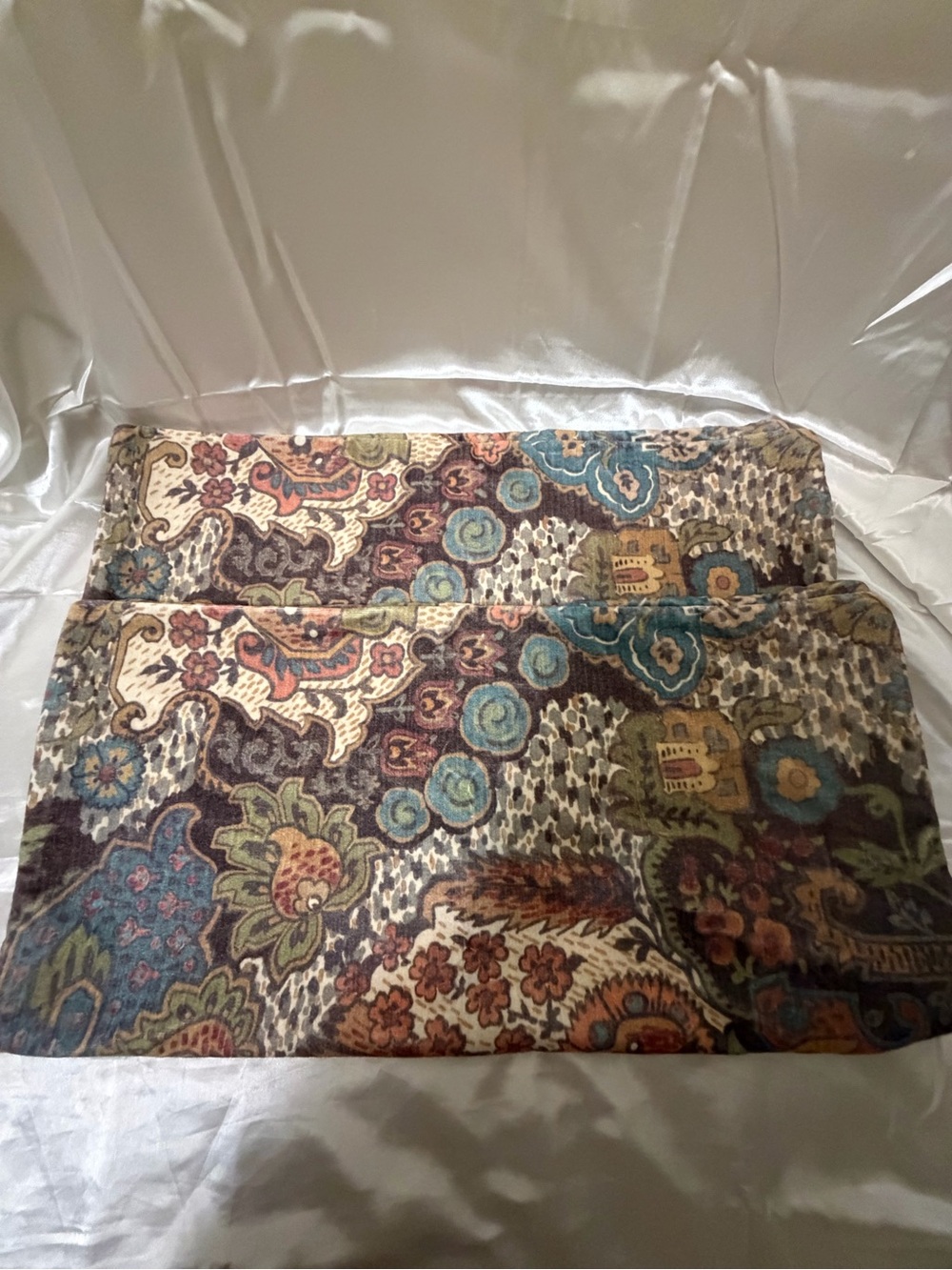 Pottery Barn 24x24 Pillow Covers Set of 2 Paisley Floral Boho Multicolor